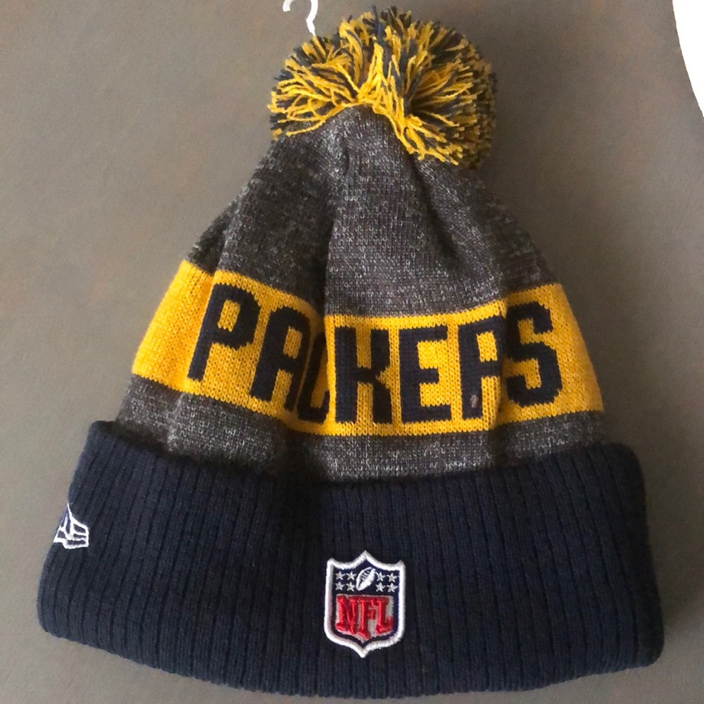 New Era GreenBay Packers Winter Sports Knit Hat - Picture 2 of 3